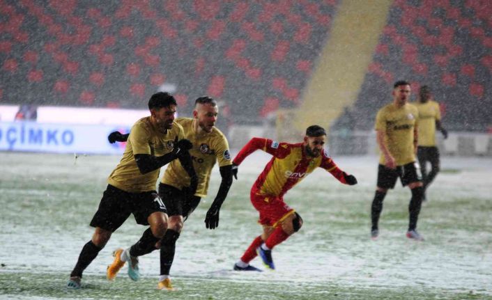 Spor Toto Süper Lig: Gaziantep FK: 0 - Yeni Malatyaspor: 0 (İlk yarı)