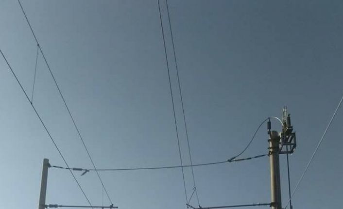 TCDD’ye ait yüksek gerilim telini çalarken akıma kapılan 1 kişi ağır yaralandı