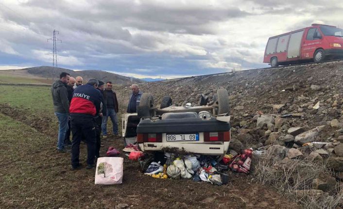 Tokat’ta otomobil şarampole devrildi: 2 yaralı