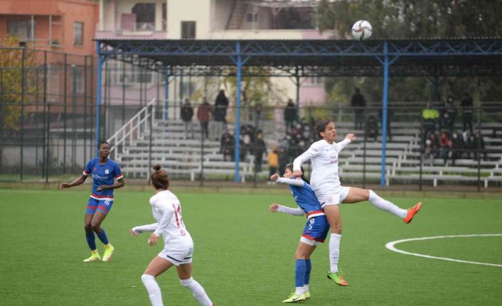 Turkcell Kadın Futbol Süper Ligi: Adana İdman Yurdu: 2 - Galatasaray: 0