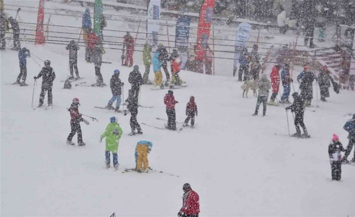 Uludağ’da yarı yıl tatiline bir hafta kala doluluk oranları yüzde 90’ları buldu