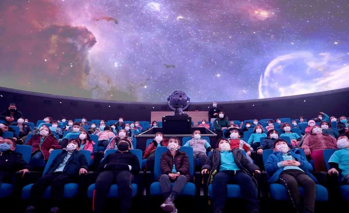 Uzayın derinliklerinin izlenebildiği planetaryum Denizlilileri bekliyor