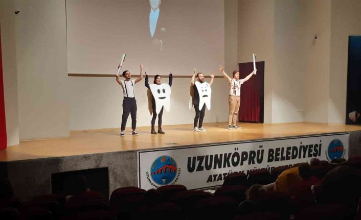 Uzunköprü’de Ağız ve Diş Sağlığı Topluluğu’ndan öğrencilere piyesli diş sağlığı eğitimi
