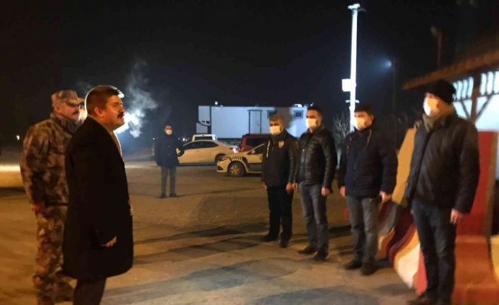 Vali Sarıibrahim, yeni yılda görevde olan personel ve KYK öğrencileri ile bir araya geldi
