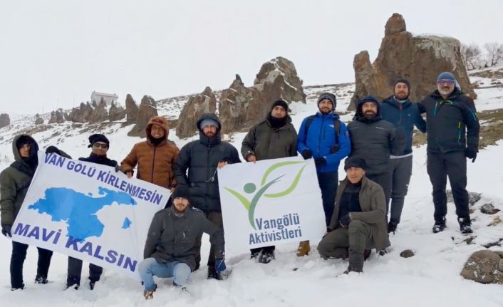 Van Gölü Aktivistleri Derneği Başkanı Özel: “Nemrut’un develerini koruyarak turizme kazandırmalıyız”