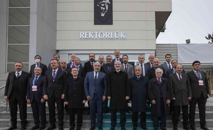 YÖK Başkanı Prof. Dr. Erol Özvar, Atatürk Üniversitesi ev sahipliğinde düzenlenen çeşitli programlara katıldı