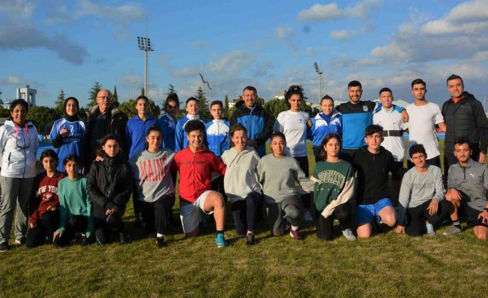 Yunusemreli atletler madalyaya koşacak