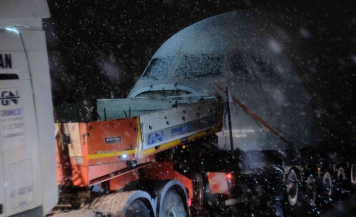 Yurtdışına satılan Airbas A-300 yolcu uçağı 12 parçaya bölünerek taşındı