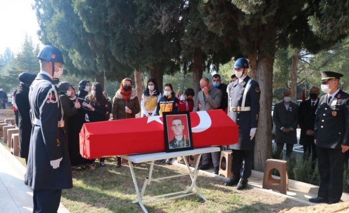 14 yıl sonra şehit sayılan askerin naaşı şehitliğe taşındı