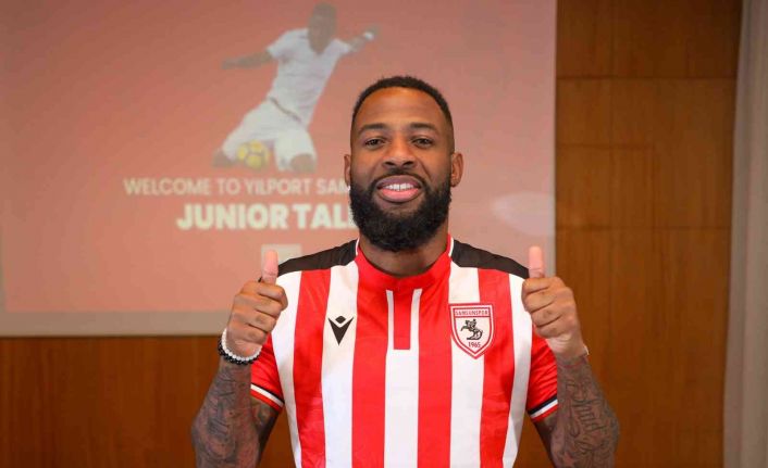 2021-2022 sezonunda Süper Lig’de 335, Spor Toto 1. Lig’de 387 transfer yapıldı