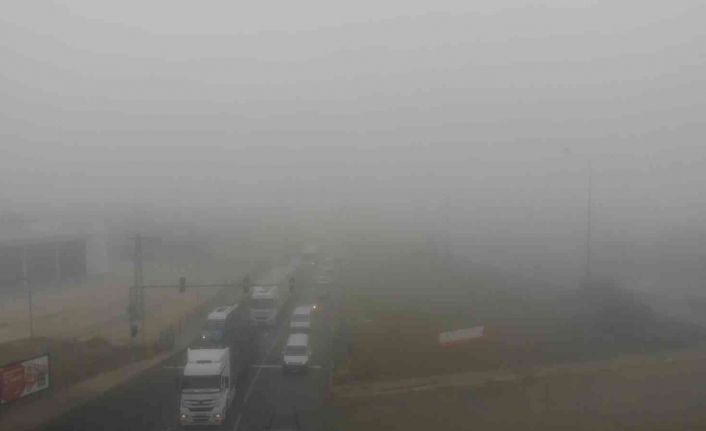 43 ilin geçiş güzergahında yoğun sis: Görüş mesafesi 20 metre