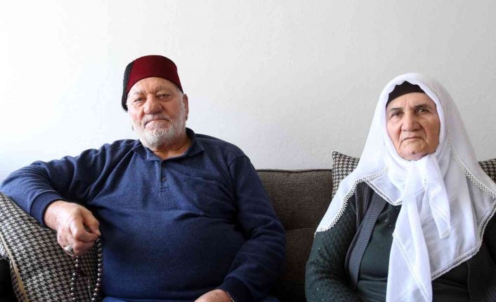 57 yıllık eşine günde 100 defa “Seni seviyorum” diyor