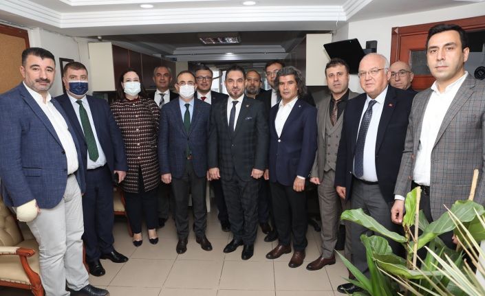 AK Parti İzmir İl Başkanı Sürekli’den göreve gelen oda başkanlarına ziyaret
