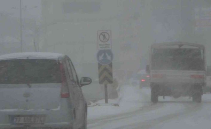 Aksaray’da kar ve tipi