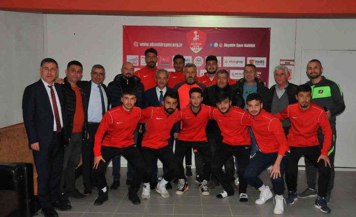 Akşehir Spor yeni teknik direktörü ve yeni transferleriyle iddialı geliyor