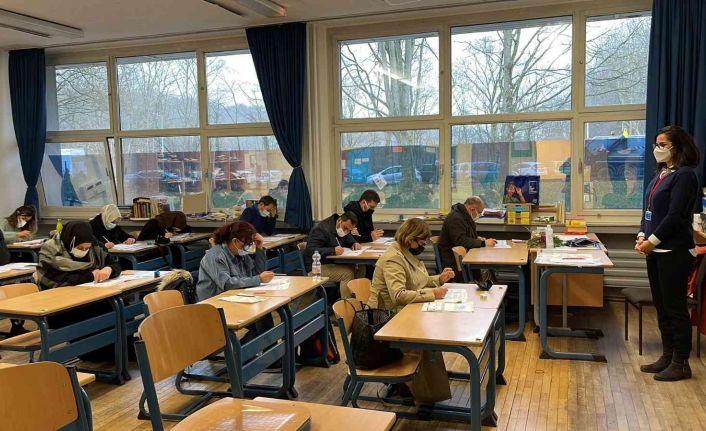 Anadolu Üniversitesi Yurt Dışı Programları dönem sonu sınavları başarı ile tamamlandı