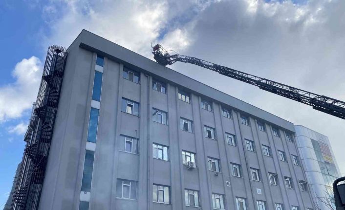 Avcılar’da iş yerinde korkutan yangın