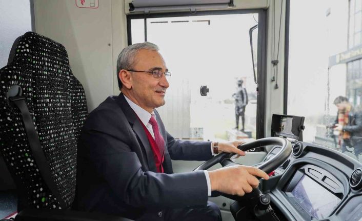 Başkan Alim Işık: "Yüzde yüz yerli elektrikli otobüs Kütahya’ya hayırlı olsun"