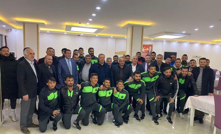 Başkan Ramazan, Kilis Belediyesporlu futbolcu ve yönetimle bir araya geldi