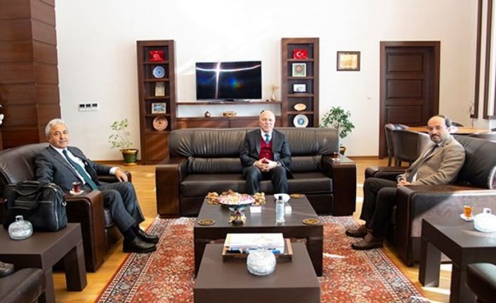 Başkan Sekmen, ETÜ Rektörü Prof. Dr. Bülent Çakmak’ın misafiri oldu