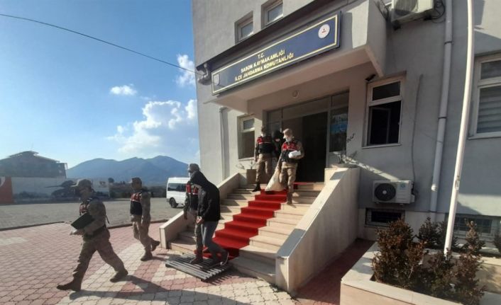 Batman’da uyuşturucu maddesiyle yakalanan 2 kişi tutuklandı