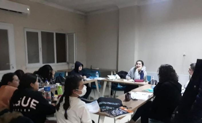 Buharkentli gençler, kütüphaneden çıkmıyor