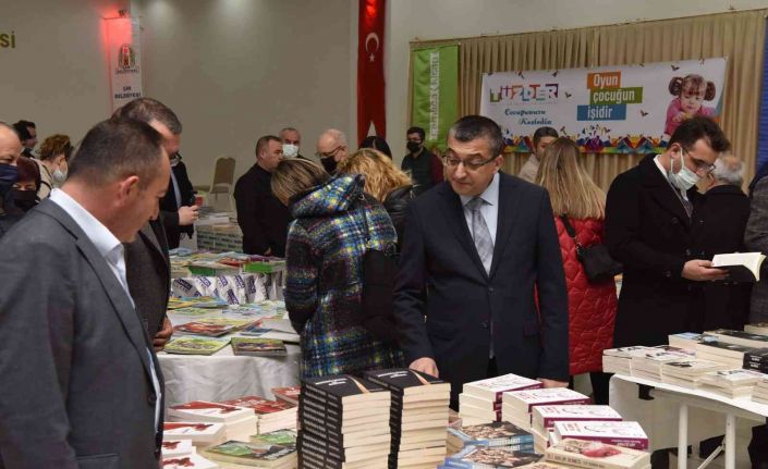 Çan Belediyesi kitap fuarı başladı