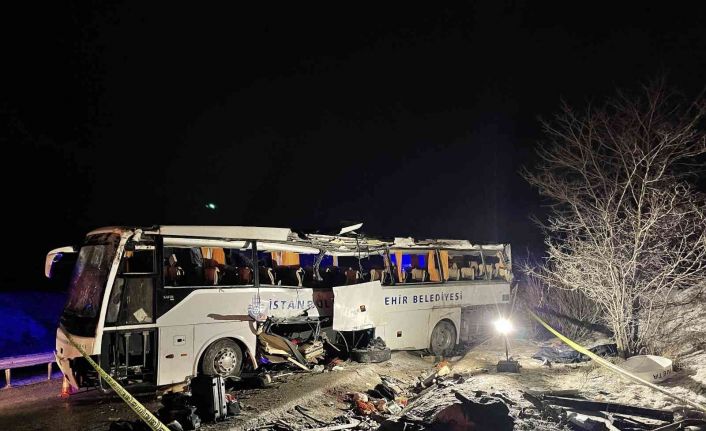 Çankırı’da cenaze yakınlarını taşıyan İBB’ye ait yolcu otobüsü devrildi: 2 ölü