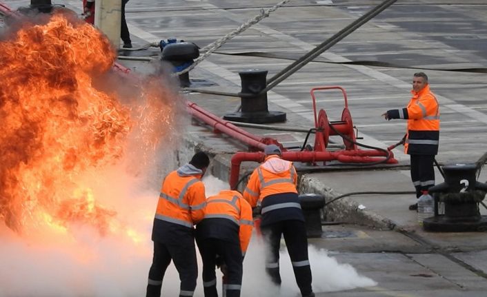 Çeşme Ulusoy Limanı’nda nefes kesen anlar