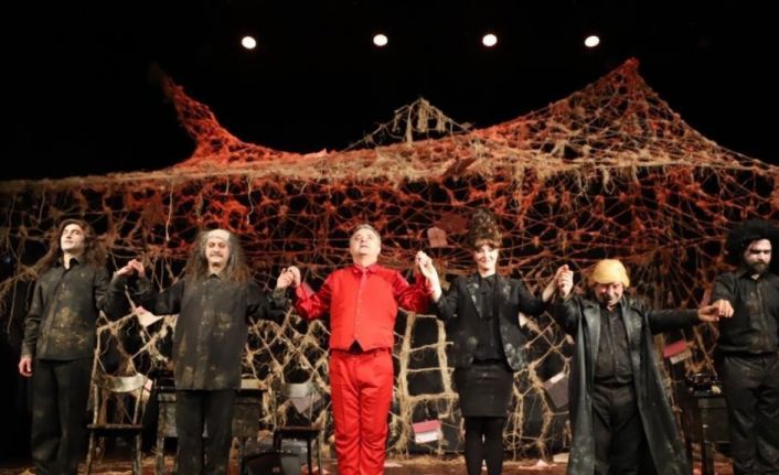 Dario Fo’nun ünlü eseri ‘Bir Anarşistin Kaza Sonucu Ölümü’ Kartal’da sahnelendi