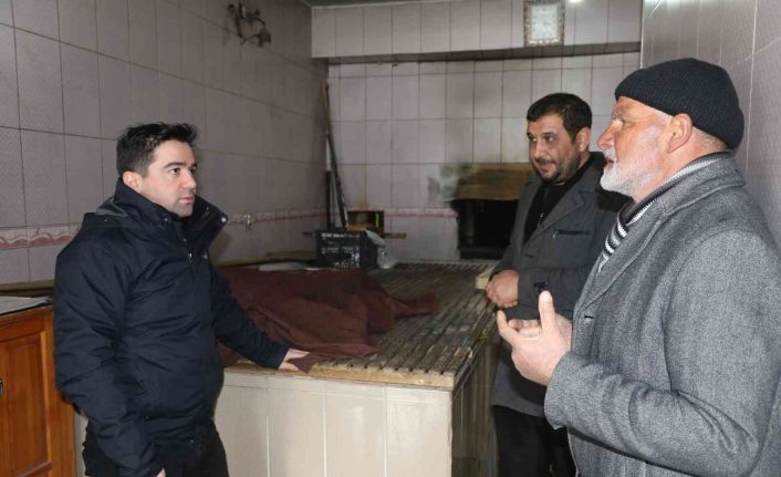 Depremin merkez üssü Sivrice’de kaymakamlık, esnafı yalnız bırakmıyor