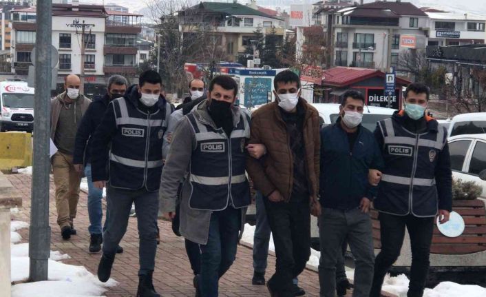 Elazığ’da bir evden hırsızlık yapan 4 şüpheli tutuklandı