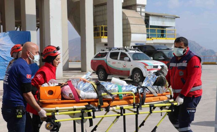 Elazığ’da gerçeği aratmayan deprem ve yangın tatbikatı