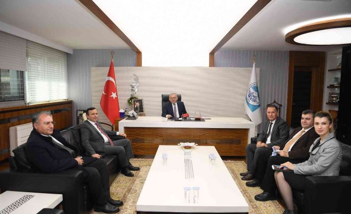 ERÜ Rektörü Çalış, Başkan Büyükkılıç’ı ziyaret edip, fuara davet etti