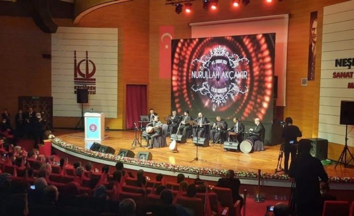 Erzurumlu halk müziği sanatçısı Nurullah Akçayır’ın 41. sanat yılı özel konserine büyük ilgi