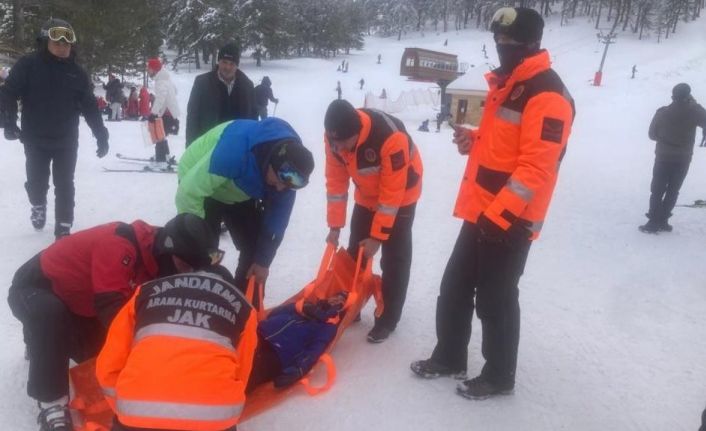Gediz Murat Dağı Kayak Merkezi’ndeki JAK timi güven veriyor