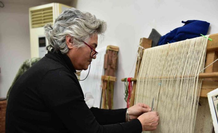 Gönül Elleri Çarşısı İyilik Atölyeleri ihtiyaç sahibi kadınların üretim üssü oldu