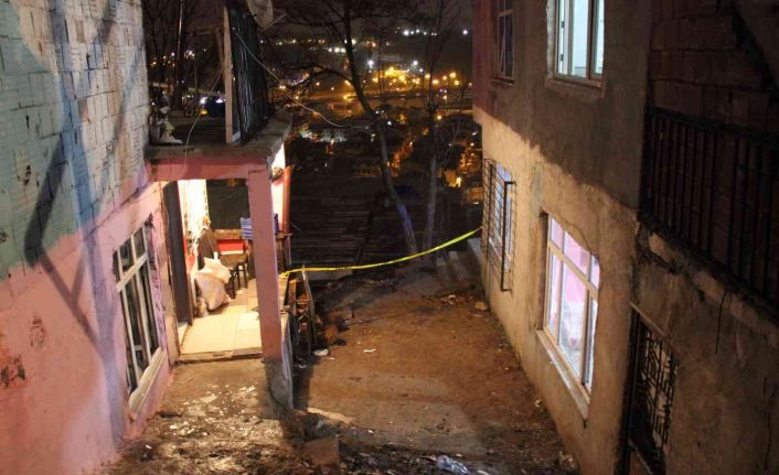 İki aile birbirine girdi, ortalık savaş alanına döndü: 1 ölü, 6 yaralı