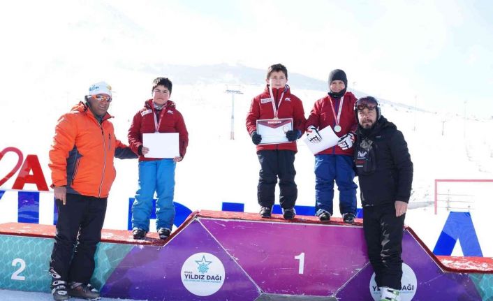 İl Birinciliği Cumhuriyet Üniversitesi Vakfı Okulları’nın