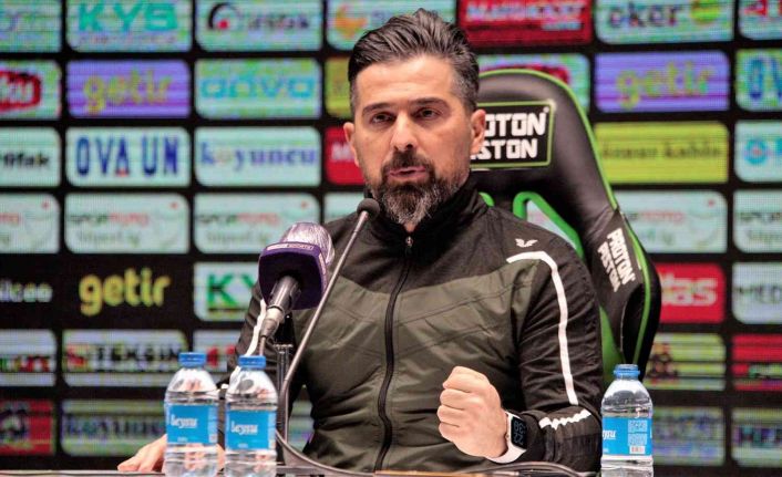 İlhan Palut: “Skoru artıramasak da maçı 1-0 kazanmayı bildik”