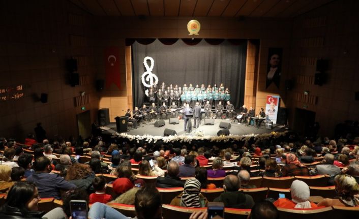 İlkadım THM Korosu’ndan türkü ziyafeti