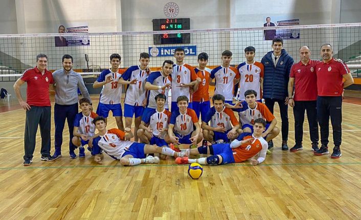 İnegöl Belediyespor Yıldız Voleybol Takımı adını Türkiye finallerine yazdırdı