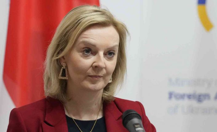 İngiltere Dışişleri Bakanı Truss: "Rusya’nın saldırgan bir eylemde bulunabileceğine dair önemli bir ihtimal var, ancak Rusya hala diplomasi yolunu izleyebilir"