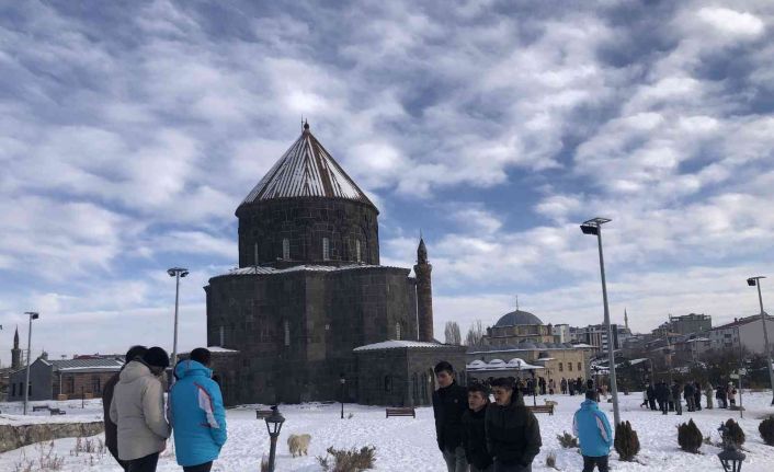 Kars’ta bahar havası yaşanıyor