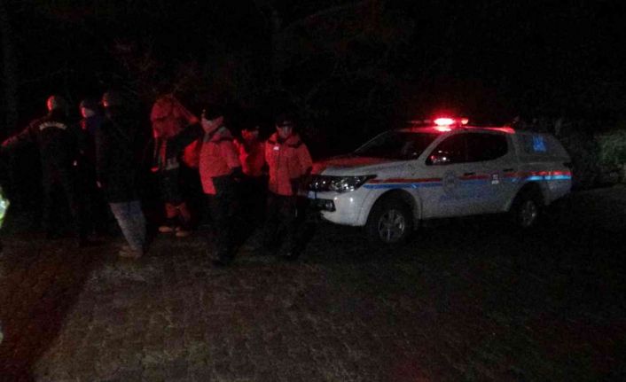 Kazdağları’nda karda mahsur kalan 17’si askeri personel 21 kişiyi kurtarma çalışmaları devam ediyor