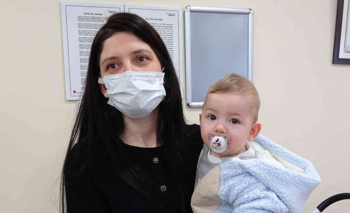 Kızı da kendisi gibi kalp hastası olan anne duygusal anlar yaşadı