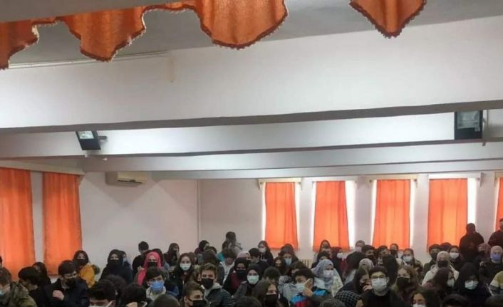 Köyceğiz’de ’28 Şubat Süreci ve İmam Hatip Okulları’ konulu söyleşi düzenlendi