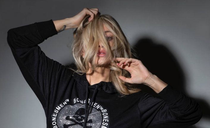 Lüks sokak markası, Ukrayna’daki satışlarını askıya aldı