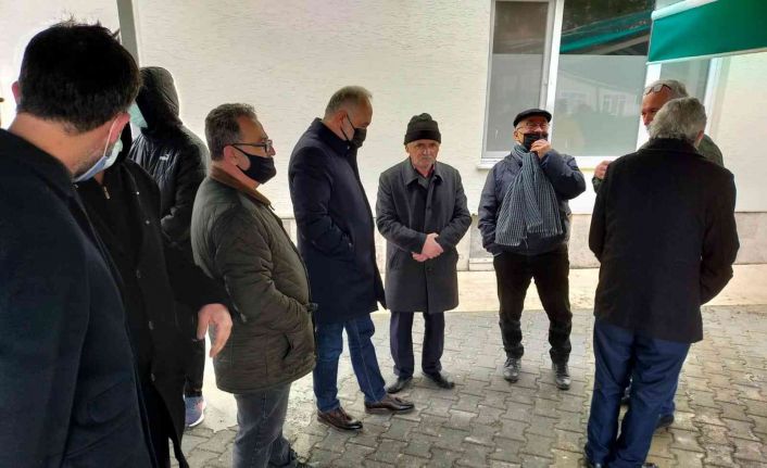 Mehmetçik üşümesin diye ördüğü çoraplarla herkesin yüreğini ısıtan Zeliha nine hayatını kaybetti