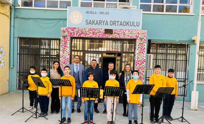 Milas Yörük Türkmen Kültür Derneği’nden müzik odasına destek